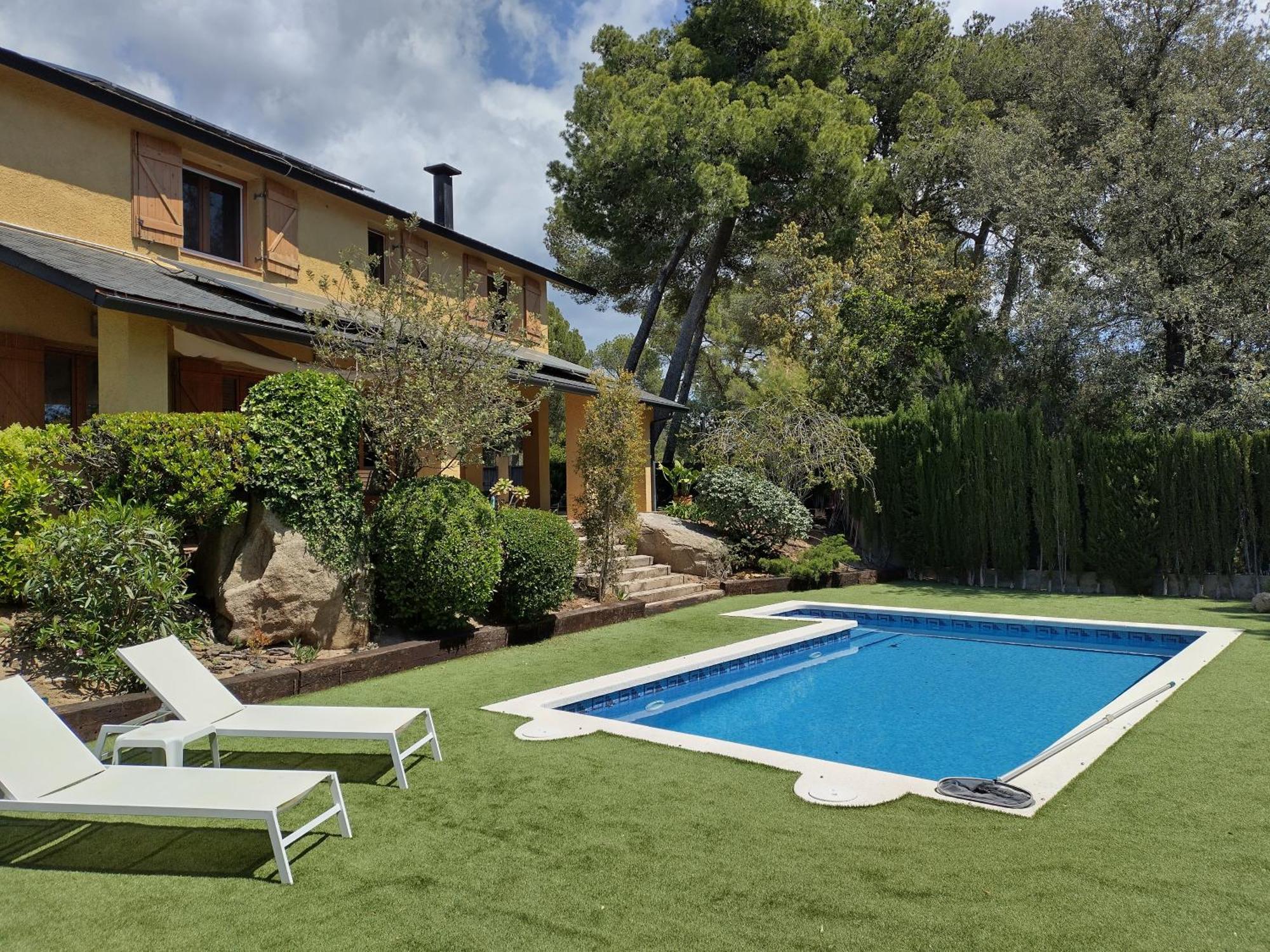 Casa Feliz Villa Sant Cebria de Vallalta Ngoại thất bức ảnh