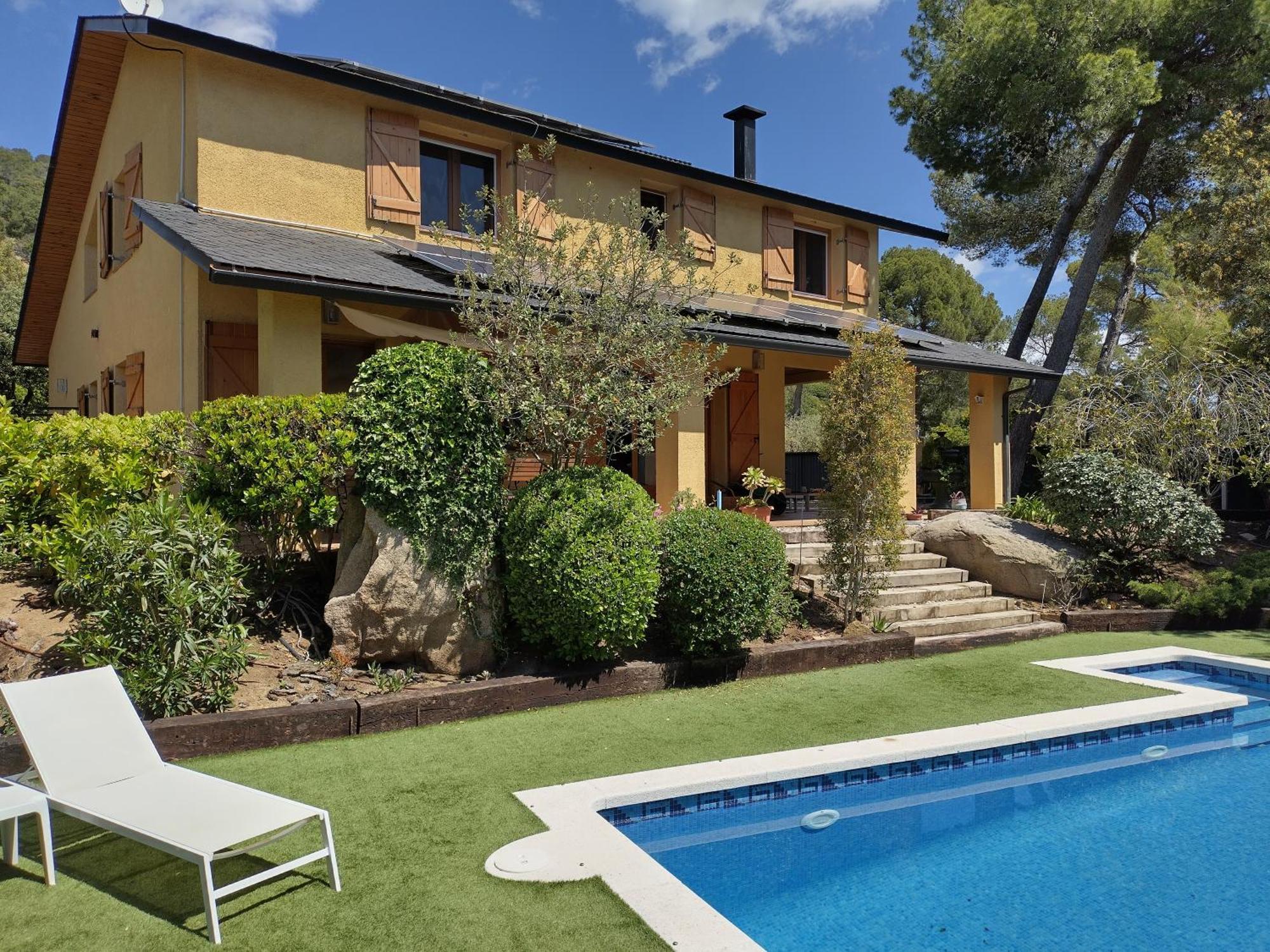Casa Feliz Villa Sant Cebria de Vallalta Ngoại thất bức ảnh