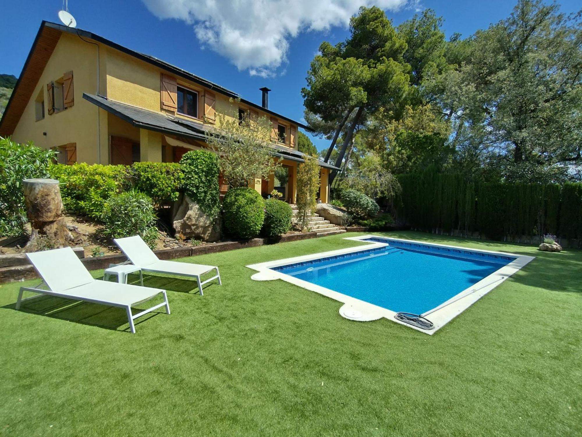 Casa Feliz Villa Sant Cebria de Vallalta Ngoại thất bức ảnh
