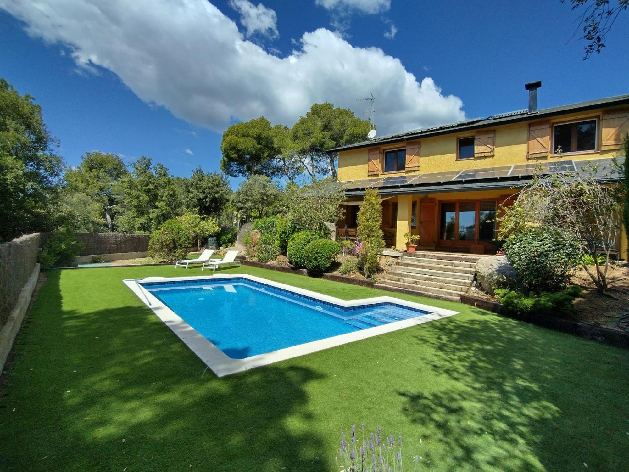 Casa Feliz Villa Sant Cebria de Vallalta Ngoại thất bức ảnh